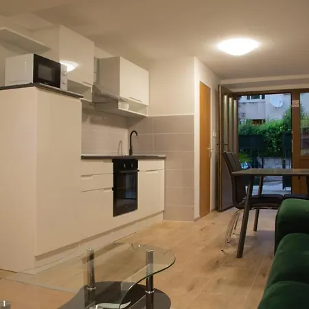 Cosy Charming Near The Palace Apartamento